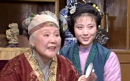 在贾母的茶杯精髓里，她对待林黛玉和妙玉的态度如何？（没想到） 第2张