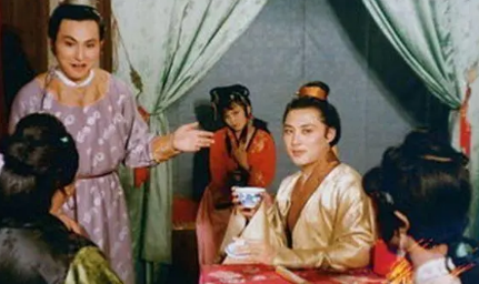 贾琏和贾蓉互相送礼都送女人一事上，谁的嘴脸更丑陋？（深度揭秘） 第3张