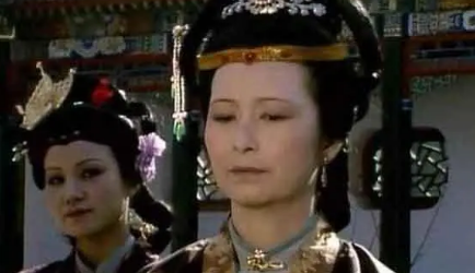 赵姨娘登门叫骂时，贾探春如何另类保护自己母亲？（这都可以？） 第4张