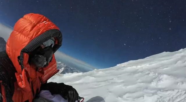全程单人 屹立世界之巅！中国汉子独自登顶珠峰 中国汉子独自登顶珠峰 第9张