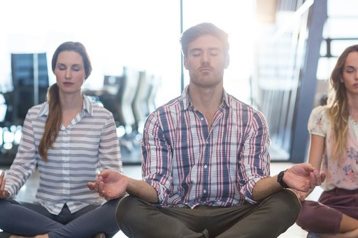  男性可以练瑜伽吗？当然可以！ 男性可以练瑜伽吗 第2张