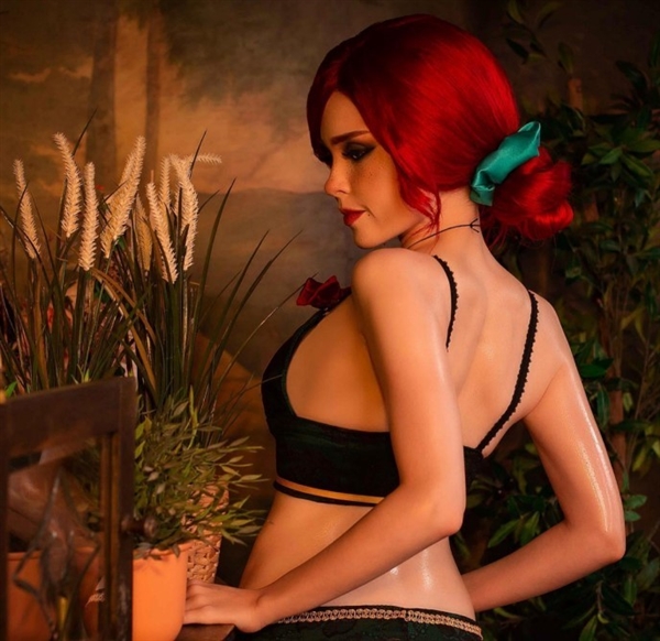 俄罗斯美女Cos《巫师3》特莉丝：性感美艳 服装还原 俄罗斯美女Cos 巫师3 特莉丝 第6张