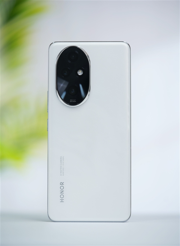 全等深悬浮四曲屏！荣耀200 Pro月影白图赏 荣耀200 Pro 第7张