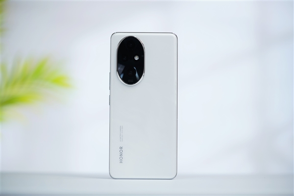 全等深悬浮四曲屏！荣耀200 Pro月影白图赏 荣耀200 Pro 第5张