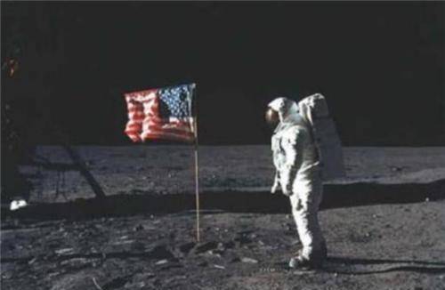 1969年，美国在月球插一面旗帜，如今未被卫星拍到，再度引发质疑  美国在月球插一面旗帜 第6张