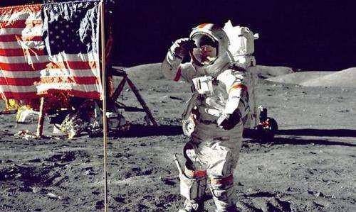 1969年，美国在月球插一面旗帜，如今未被卫星拍到，再度引发质疑  美国在月球插一面旗帜 第5张