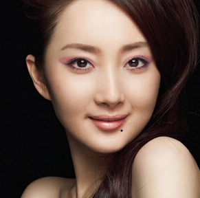 痣相算命：嘴巴周围长痣看运势，象征财旺福厚的吉痣，你有吗  痣相算命 第2张