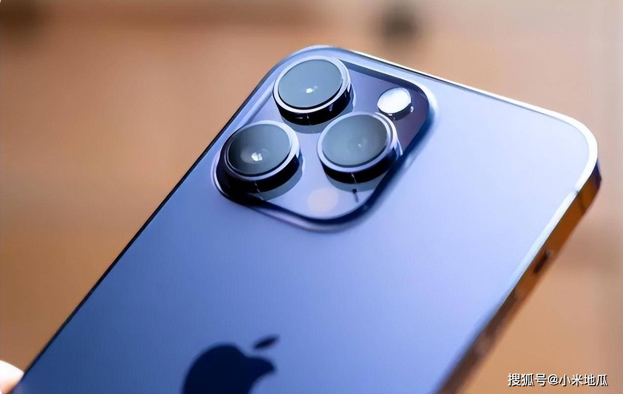 iPhone15官方全系降至历史最低价，手机市场迎来新变革  iPhone15 第2张