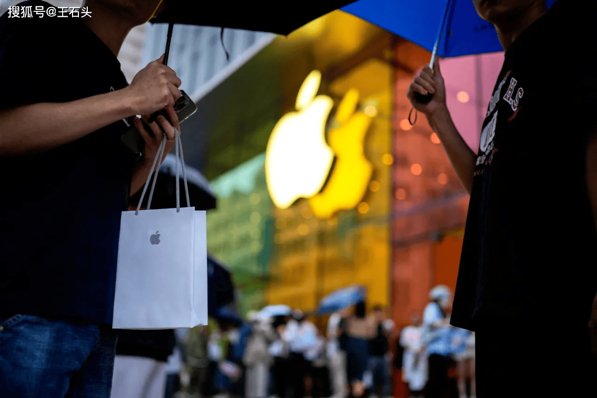  iPhone 15系列大幅“降价”，库克又给国产手机上了一课！ 15 库克 国产手机 第1张