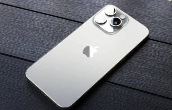 降价后苹果iPhone销量连续三周暴涨，已重回中国第一  苹果iPhone 销量 第1张