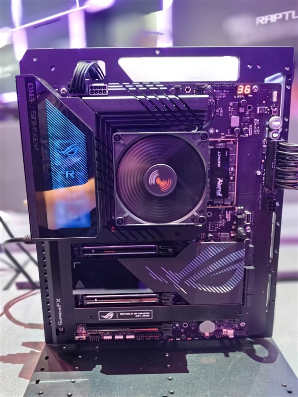 支持多GPU 华硕推出全新X870主板：适配AMD锐龙9000系列 华硕 X870主板 第4张