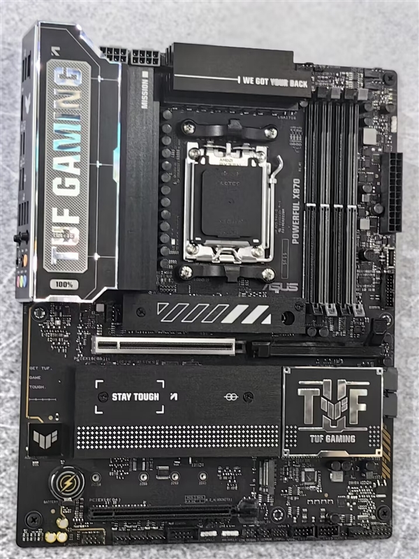 支持多GPU 华硕推出全新X870主板：适配AMD锐龙9000系列 华硕 X870主板 第2张
