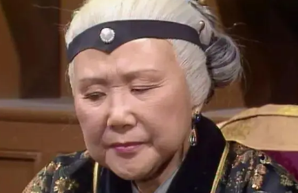 红楼梦中，薛宝琴为何能得到贾母为她集福的法宝？（快来看） 第4张