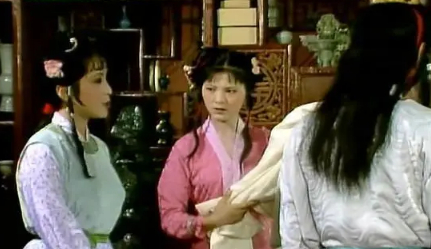 林黛玉看到了晴雯的什么作为，才想着站队花袭人？（万万没想到） 第2张