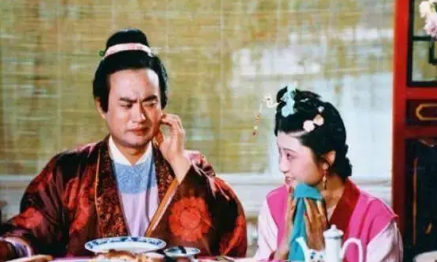 为何说贾琏和香菱撞了个对面，是香菱的人生"污点"？（这都可以？） 第3张