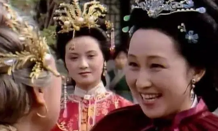 薛宝琴在被薛姨妈算计之后，她是如何因祸得福的？（越早知道越好） 第2张