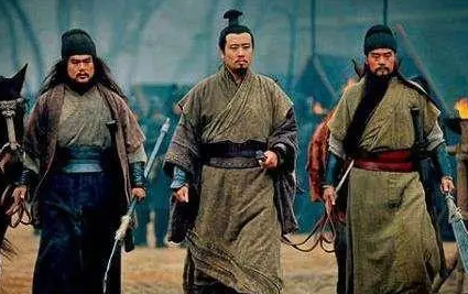 刘备曾经救过董卓 董卓为何还对刘备如此冷淡（一篇读懂） 第1张