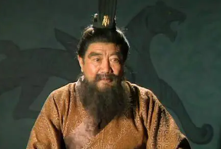 刘备曾经救过董卓 董卓为何还对刘备如此冷淡（一篇读懂） 第2张