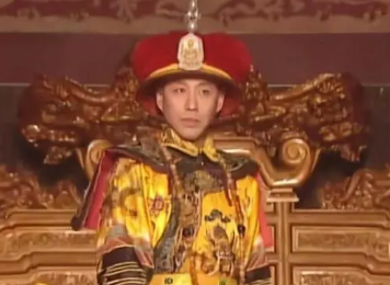 康熙作为清朝皇帝，为何在朱元璋陵墓前行三跪九叩之礼？（学到了） 第2张