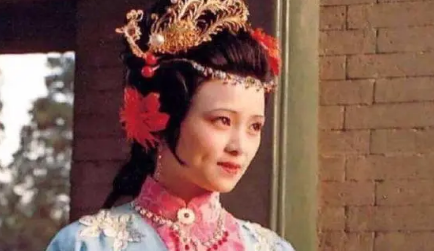 贾珍在秦可卿丧礼上悲伤到不行，为何却露出会心一笑？（满满干货） 第1张