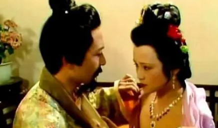 贾珍在秦可卿丧礼上悲伤到不行，为何却露出会心一笑？（满满干货） 第3张