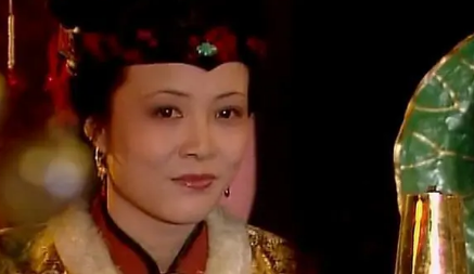尤氏被王熙凤如此当众作践，为何心里会乐开花了？（奔走相告） 第3张