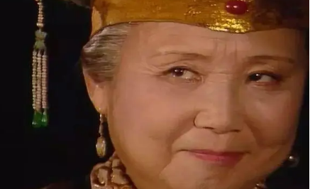 贾宝玉的奶妈李嬷嬷，为什么会对贾母积怨已久？（居然可以这样） 第3张