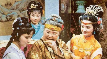王熙凤活得俗不可耐，为何却是大家心生羡慕的榜样？（不要告诉别人） 第1张