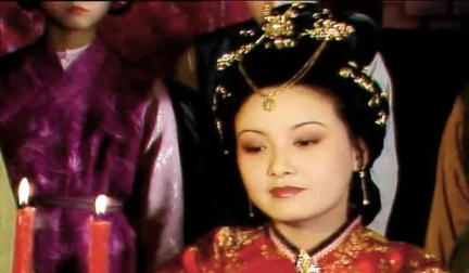王熙凤活得俗不可耐，为何却是大家心生羡慕的榜样？（不要告诉别人） 第3张