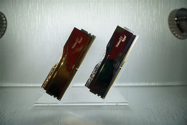 芝奇首秀新一代皇家戟DDR5内存：华丽丽飙上9000MHz 芝奇皇家戟DDR5内存 第1张