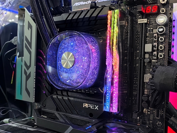 芝奇首秀新一代皇家戟DDR5内存：华丽丽飙上9000MHz 芝奇皇家戟DDR5内存 第3张