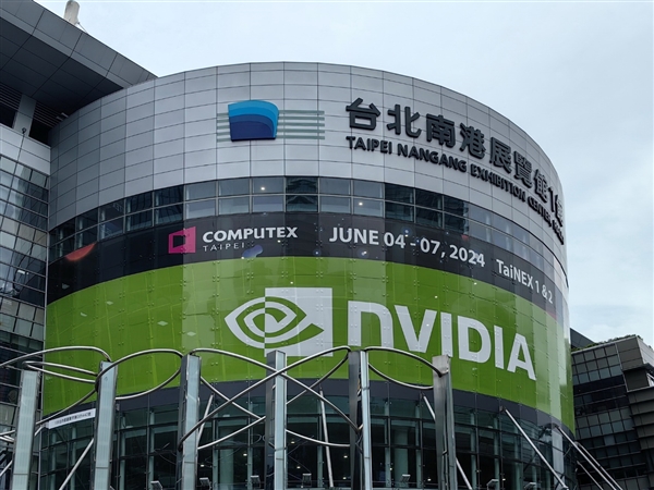 NVIDIA AI游戏助手G-Assist简直神了！一句话超频、查攻略成历史 AI游戏助手G-Assist 第1张