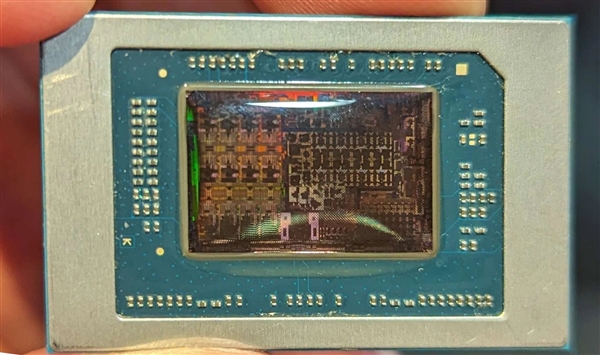 AMD锐龙AI 300真身被扒出：四个Zen5＋八个Zen5c 锐龙AI 300 四个Zen5＋八个Zen5c 第1张