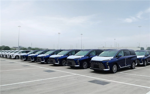 上市72小时即订单破万！全新GL8陆尊PHEV正式发运并将开启交付 全新GL8陆尊PHEV 第1张