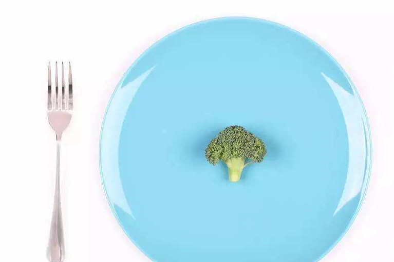 轻断食2个月瘦16斤？最简单的方法为啥少人用？  第3张