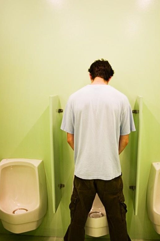  男人尿频是怎么回事？病因还不少，归纳起来便是这3点 男人尿频 第2张
