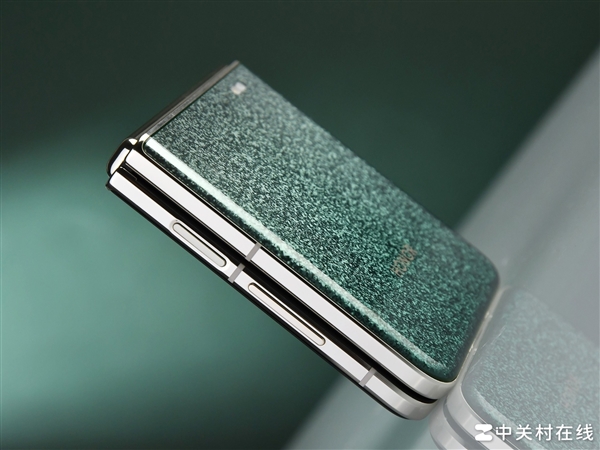 荣耀Magic V Flip上手：小巧身材 掌中巨幕 Flip 第2张