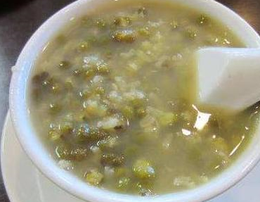 夏天喝绿豆粥，要记住这3个“不要”！特别是最后一个“不要”！  绿豆粥 第1张