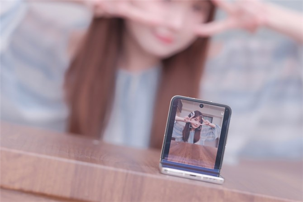 亲测顶配 1TB 的小屏手机 拍妹超绝 小屏手机 第10张
