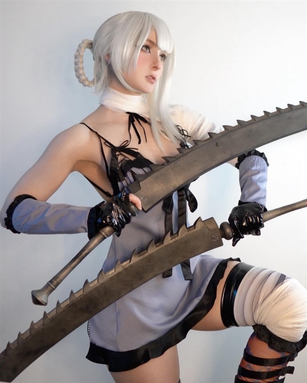 瑞士美女Cos《星刃》性感女主：穿紧身战衣凸显好身材 瑞士美女Cos 星刃 第5张