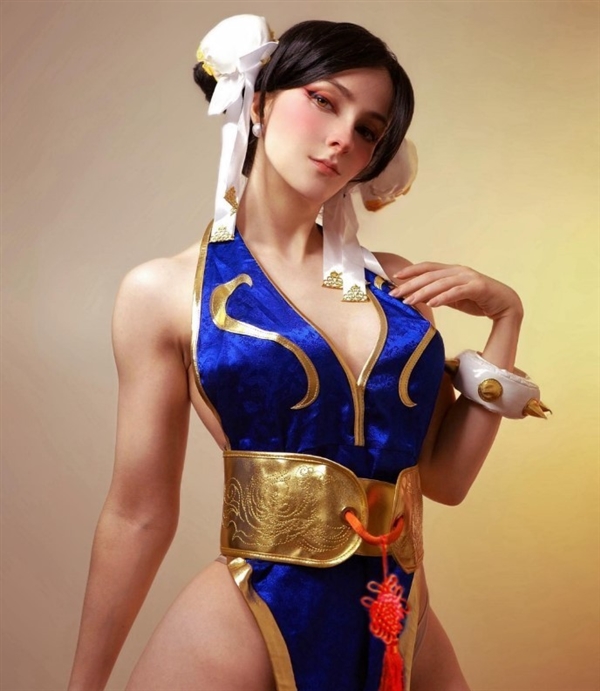瑞士美女Cos《星刃》性感女主：穿紧身战衣凸显好身材 瑞士美女Cos 星刃 第8张