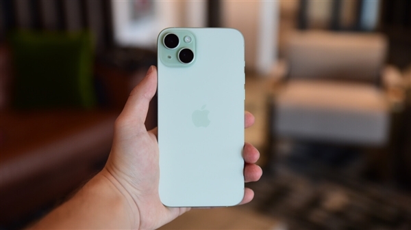 曝苹果正研发超薄手机：明年发布 命名iPhone 17 Slim 苹果 超薄手机 iPhone 第2张