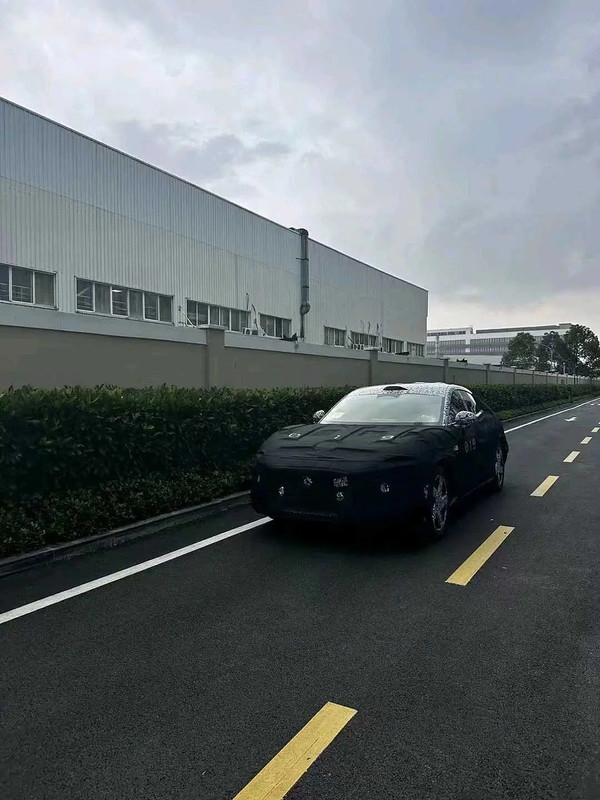 小米汽车SUV车型曝光，外观酷似法拉利Purosangue 小米SUV 第3张
