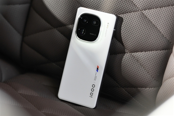 骁龙8 Gen4+6000mAh+2K直屏！iQOO 13前瞻：梦中神机 Gen4 iQOO 13 第3张