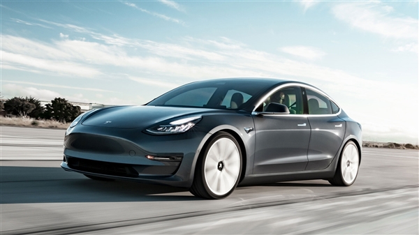 特斯拉Model 3车主曝买车三年车险价格一路上涨：从7千涨到2.2万元 3 车险上涨 第1张