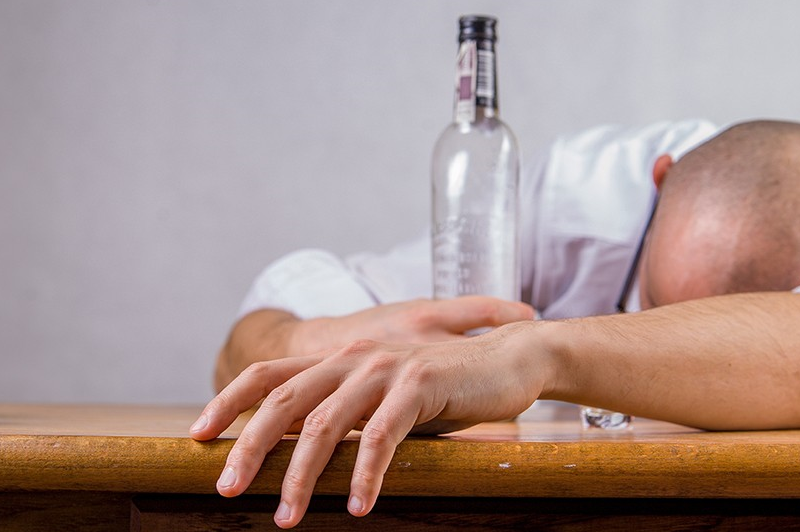 喝酒时如果有以下几种反应就要戒酒了！ 喝酒 第1张