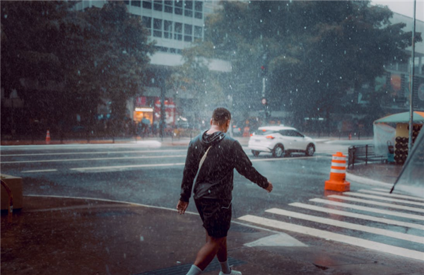 最高级别！今年首个暴雨红色预警发布 暴雨红色预警 第1张