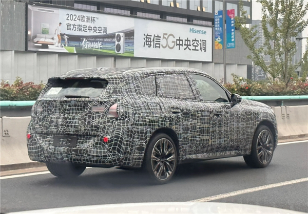 颜值比官图高多了 新一代宝马X3实车曝光：国产确认加长 宝马X3 第4张
