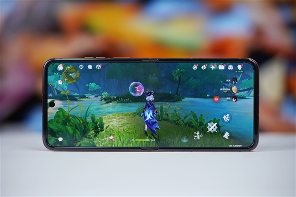 4英寸超大无界外屏 小折叠moto razr 50 Ultra图赏 Ultra 第2张