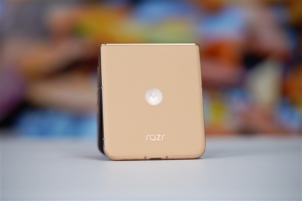 4英寸超大无界外屏 小折叠moto razr 50 Ultra图赏 Ultra 第7张